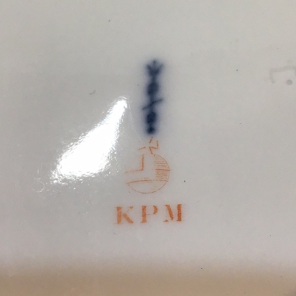 Pair Antique Art Deco KPM Berlin salad plates high value - Picture 4 of 4